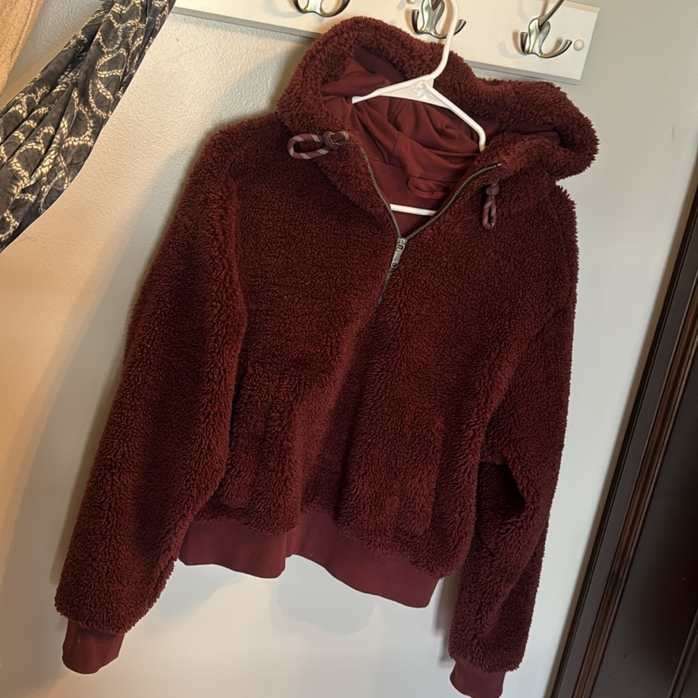 Lululemon Textured Fleece 1/2 Zip in Red Merlot Size 6